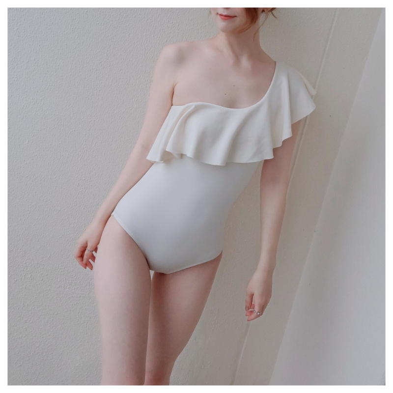 수영복/속옷 모델 착용 이미지-S2L1